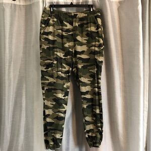 Woman’s Camouflage Cargo Pants